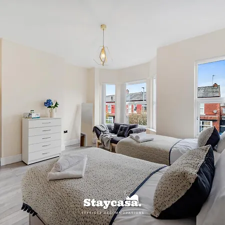Urban Oasis Spacious 4-bedroom In Manchester