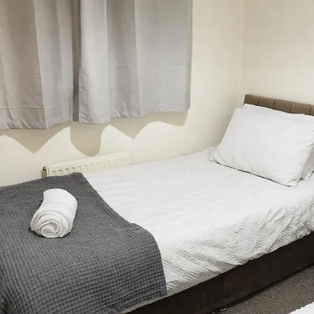 Hub - 2br With Free Parking, Near Airport & Attractions Casa de Férias Manchester