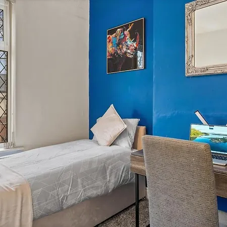 Contractor House - Fast Wifi - Sleeps 7!
