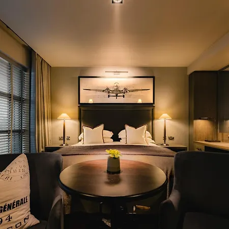 Dakota Airport 4* Manchester