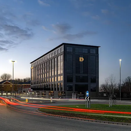 Dakota Airport 4*
