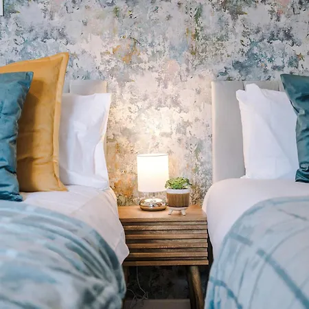 Tatil Evi Spacious 2-bed 5mins To Co-op Live & Etihad Campus W Free Parking Manchester
