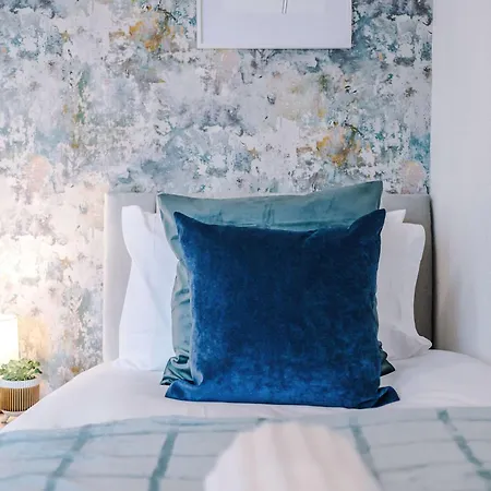 Tatil Evi Spacious 2-bed 5mins To Co-op Live & Etihad Campus W Free Parking Manchester