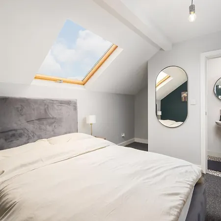 Close To Media City-old Trafford - 5 Bedroom House
