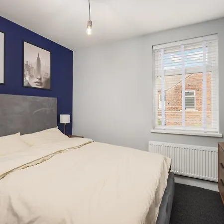 Close To Media City-old Trafford - 5 Bedroom House Manchester