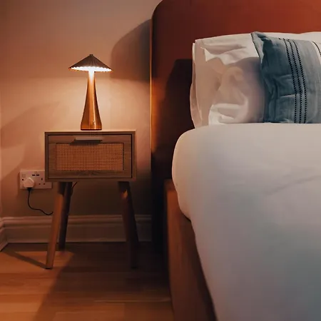 Διαμέρισμα Gem With Stylish 2br Retreat And Free Carpark Μάντσεστερ