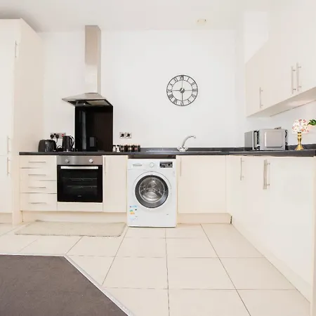 Prime Salford 2br • Free Parking • Near Mediacity Manchester