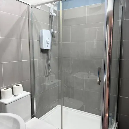 Casa Cove 2br Flat Free Parking, 5 Min To Hospital Apartmán Manchester