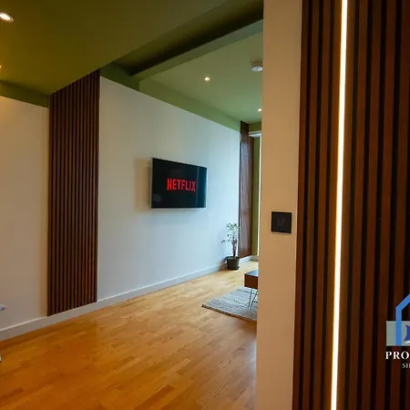Spacious - Parking - Next To Ao Arena - Local Attraction & Transport Links * Manchester