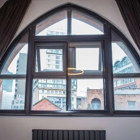 Stay Awhile - Spacious 2-Bed Duplex Nq - Bts 4