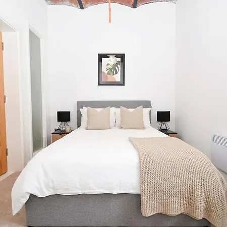 Beautiful 2 Bed Near Etihad Manchester