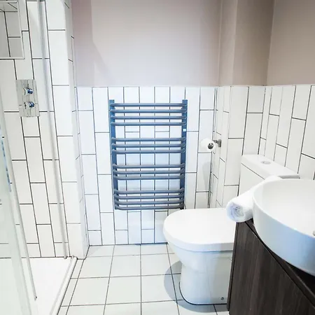 Апартаменты Stay Awhile - Nq Stylish 2-Bed Duplex - Bts 3