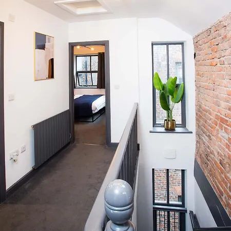 Апартаменты Stay Awhile - Nq Stylish 2-Bed Duplex - Bts 3 Манчестер