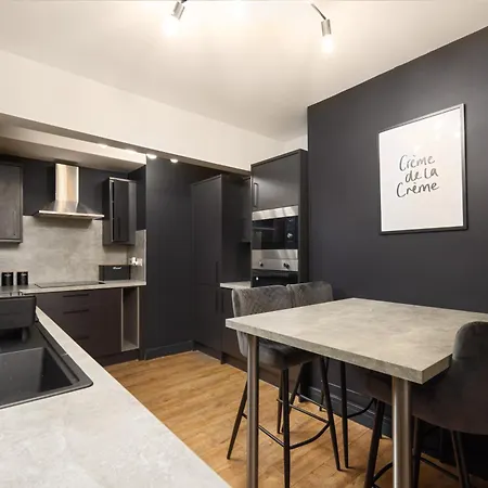 Daire Close To Media City-old Trafford - 5 Bedroom House