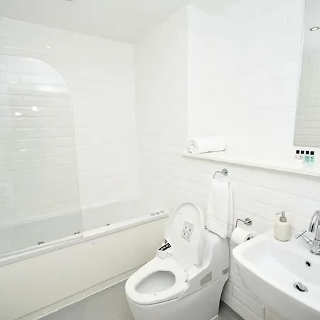 Beautiful 2 Bed Near Etihad Apartman *