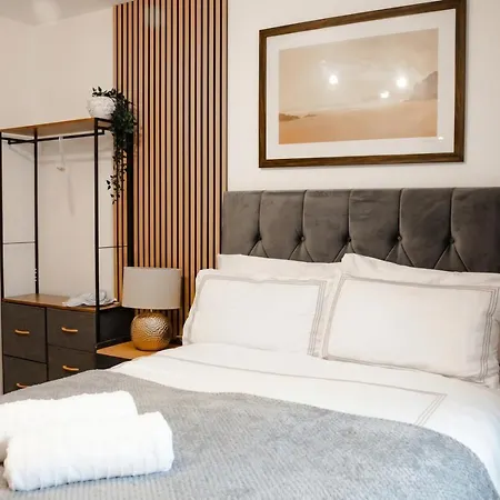 Apartamento Boutique Two-bedroom Near Old Trafford, Sleeps Six, Free Parking *