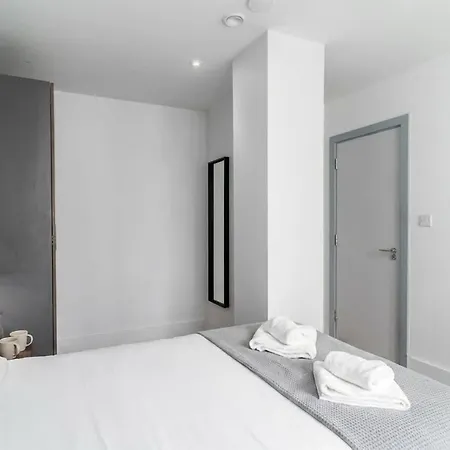 Modern 3bed Flat In W Security Manchester