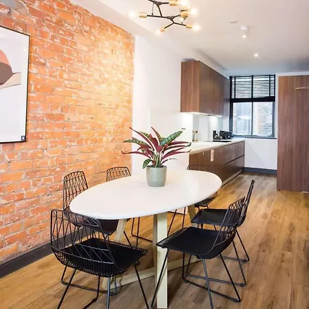 Stay Awhile - Spacious 2-Bed Duplex Nq - Bts 4