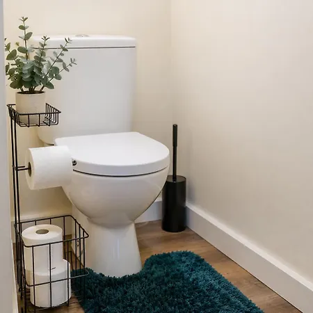 Luxury 2br Retreat For Business Travelers