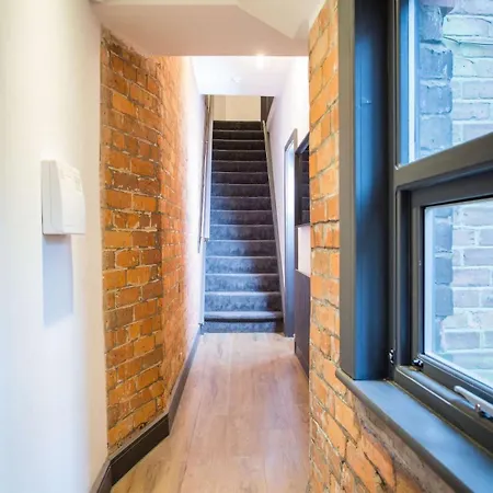 Stay Awhile - Spacious 2-Bed Duplex Nq - Bts 4 *