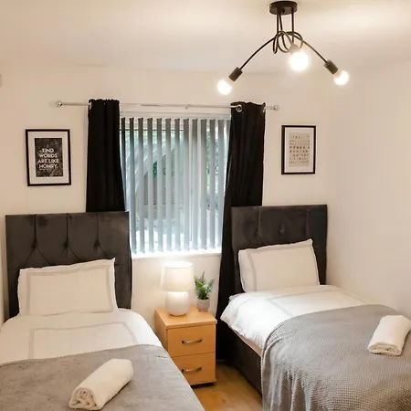 Boutique Two-bedroom Near Old Trafford, Sleeps Six, Free Parking Manchester