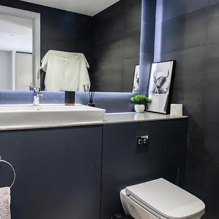 Modern 2br In Piccadilly *