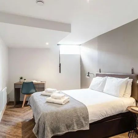 Modern 3bed Flat In W Security Lägenhet *