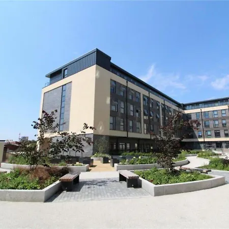 Luxury 5 Bed Centre *