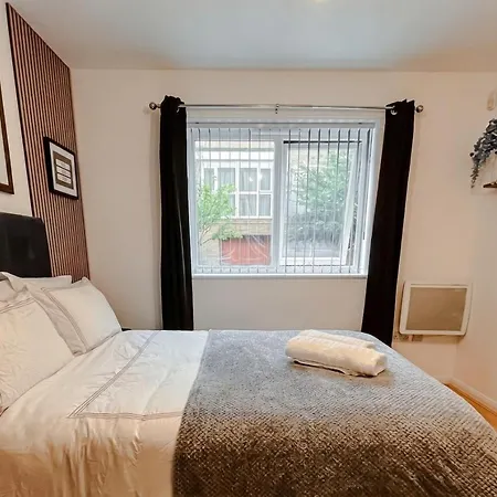 Boutique Two-bedroom Near Old Trafford, Sleeps Six, Free Parking * Manchester