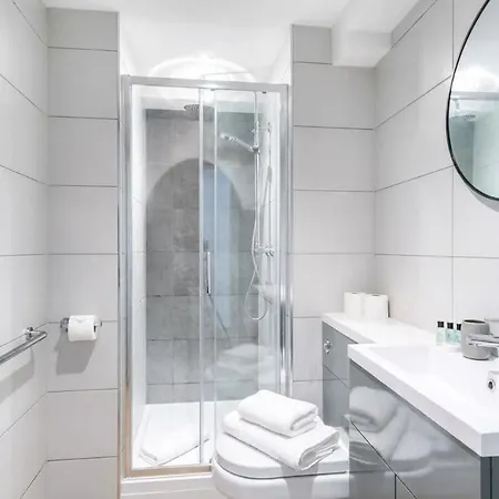 Modern 3bed Flat In W Security *