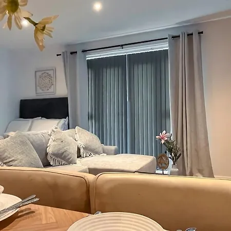Boutique Two-bedroom Near Old Trafford, Sleeps Six, Free Parking Manchester