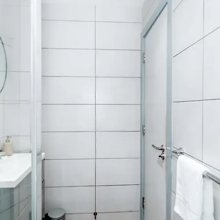 Modern 3bed Flat In W Security *