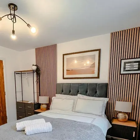 Boutique Two-bedroom Near Old Trafford, Sleeps Six, Free Parking * Manchester