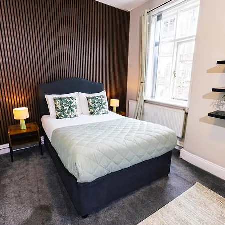 Mitre Centre Hotel 3*