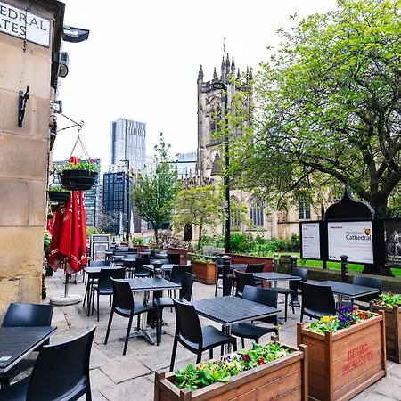 Mitre Centre 3*
