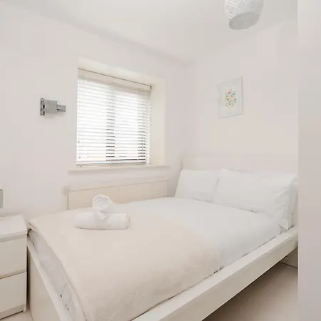Modern Centre 3bd - Fire Pit - Free Parking * مانشستر