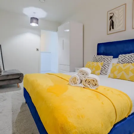 Stylish Home For 8 Free Parking Fast Wifi