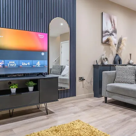 Luxury Townhouse Sleeps 8 Free Parking & Fast Wi-Fi Prázdninový dům