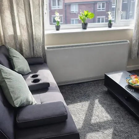 Stylish 1Br Escape For City Breaks Apartment