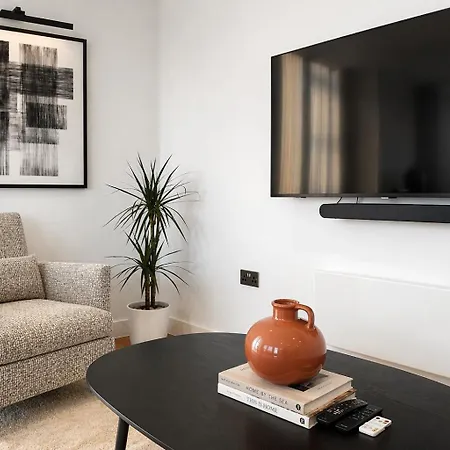 Luxury Deansgate 2Br Apartment With City Views Sleeps 4 Long-Stay Disc Available Appartamento