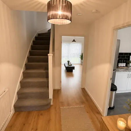 Apartment Convenient Centre 3bd With Free Parking *