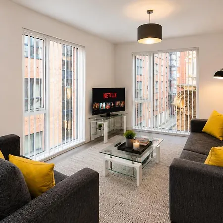 Halo - Centre Daire Manchester