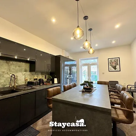 Spacious 5br In Leafy Withington Nyaraló *