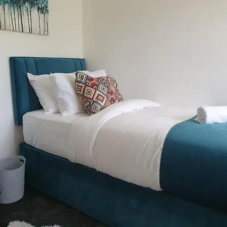 度假居 Spacious 3Bed Home In Manchester 5 Mins Walk To Clifton Station With Spacious Garden And Free Parking 曼彻斯特