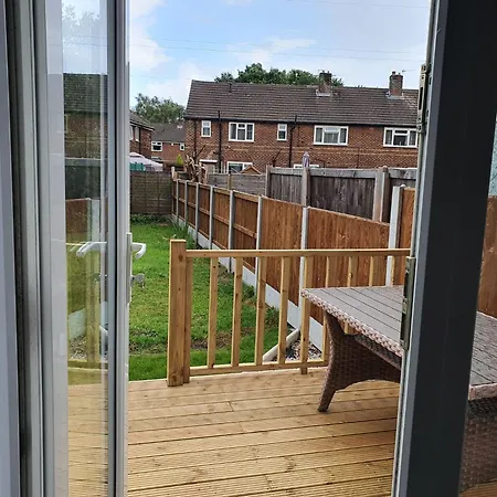 Free Parking - Spacious 3bed - 5 Mins Walk To Clifton Station With Spacious Garden Nyaraló Manchester