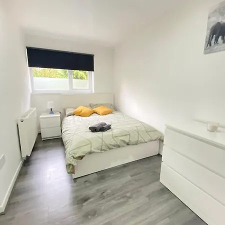 Elcot Close Private In A 4 Bed Shared House * Manchester