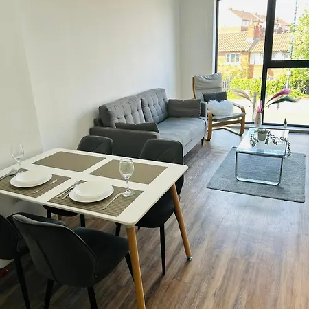 Modern 2br Sleeps 4 Easy Access To Centre Apartamento *