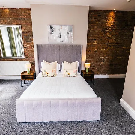 Mitre Centre Hotel 3*