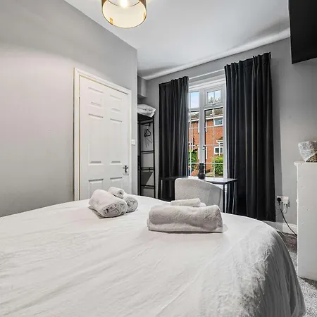 Дом отдыха 3 Bedroom Close To Mcr Centre Манчестер