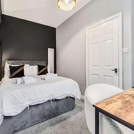 Дом отдыха 3 Bedroom Close To Mcr Centre